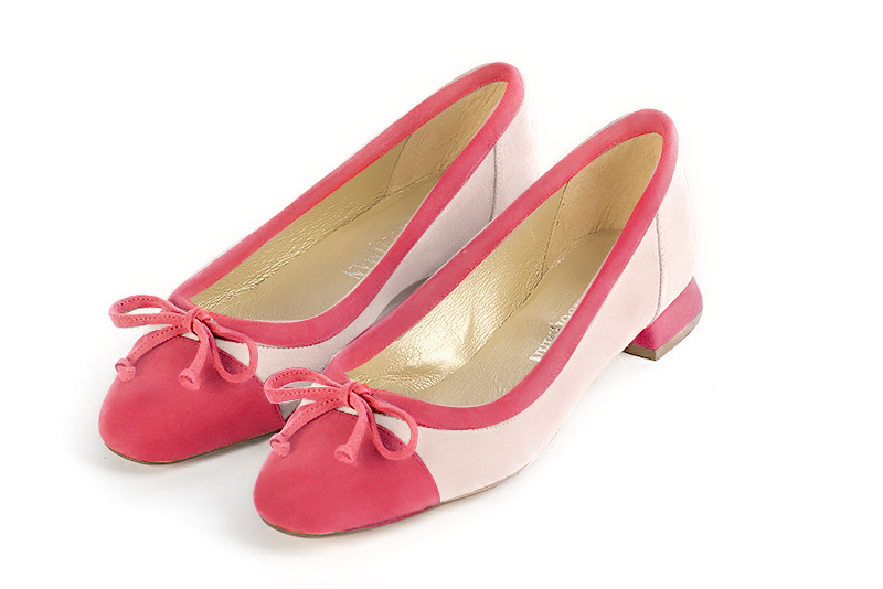 Carnation pink women's ballet pumps, with low heels. Square toe. Flat flare heels. Front view - Florence KOOIJMAN